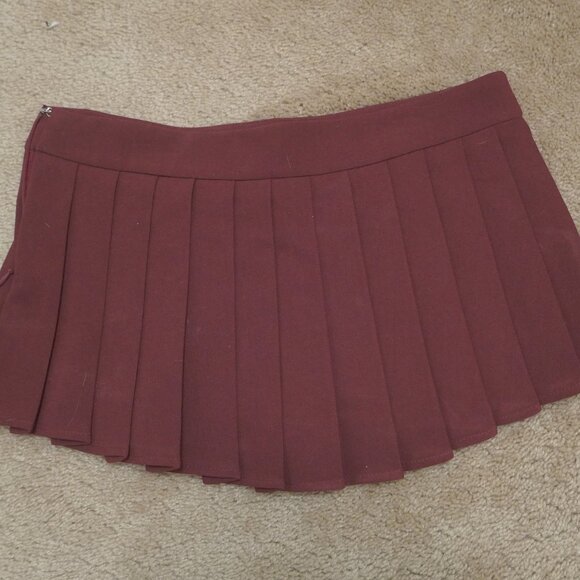 Edikted Kristen Red Pleated Skort Skirt - Size S - Picture 1 of 2